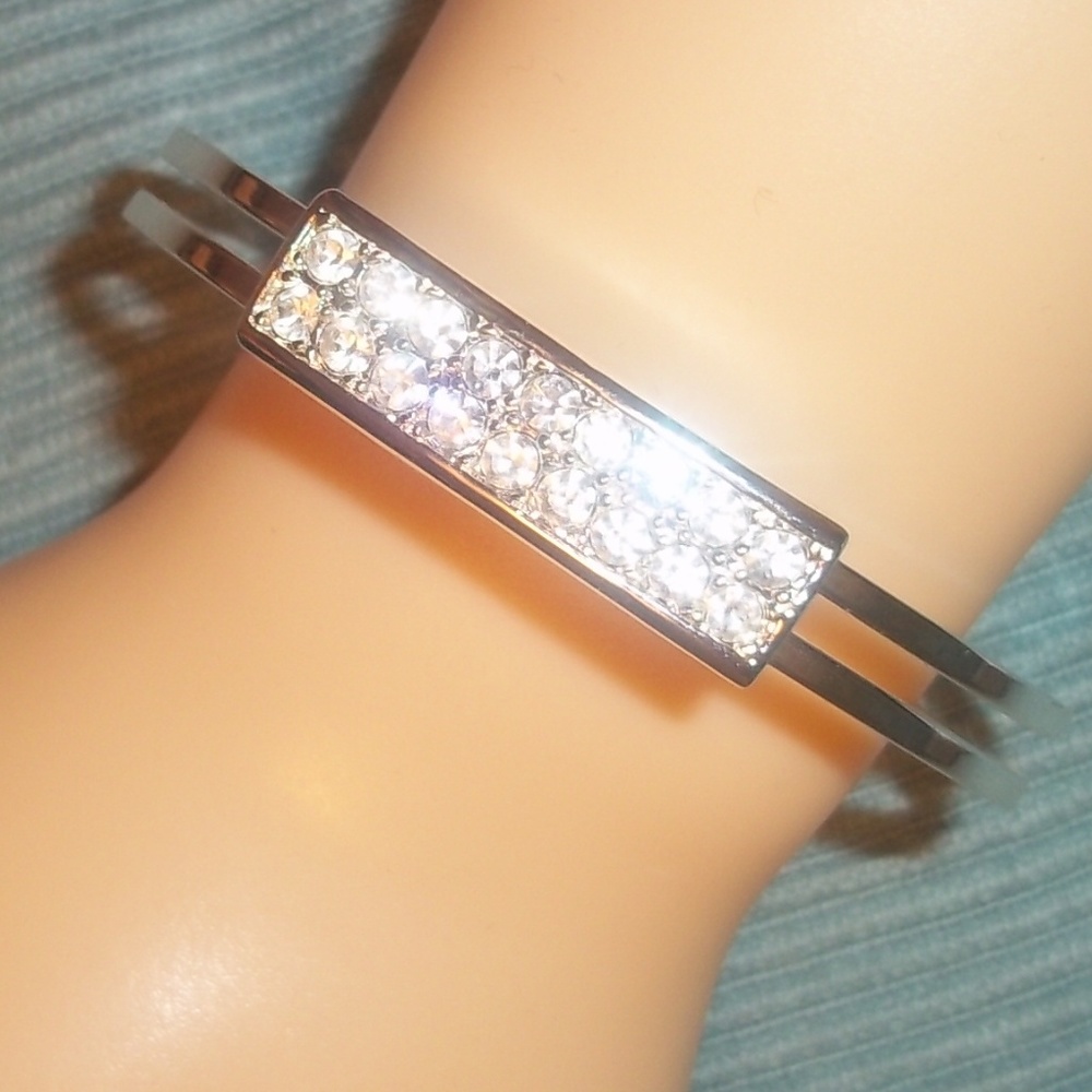 SILVER TONE AND CRYSTAL HINGE BRACELET